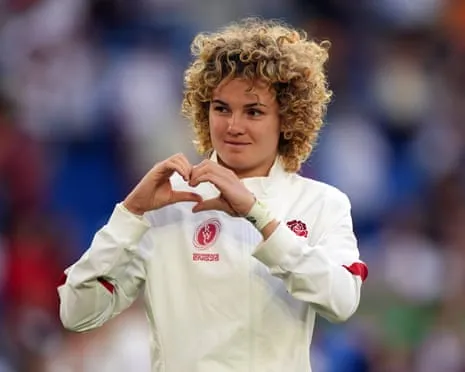 The Red Roses' Ellie Kildunne and Hannah Botterman Fit to Take On France in Last Four Clash